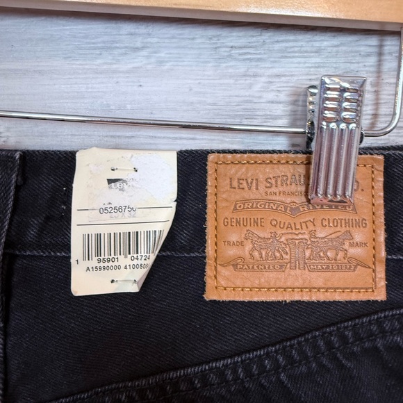NWT Levi’s High Loose Flare Jeans in Black - Picture 11 of 16